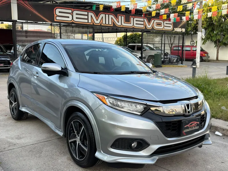 Honda HR-V Touring 2020 en el lote de TRN Seminuevos