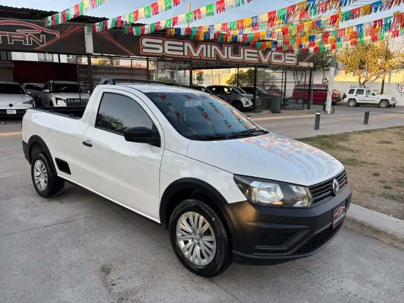 Volkswagen Saveiro Robust 2022 en el lote de TRN Seminuevos